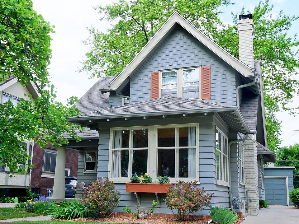 1st image of 3932 N Farwell Ave