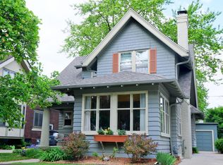 3932 N Farwell Ave, Shorewood, WI 53211