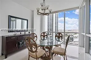 Trump Royale Condo — Photo 4