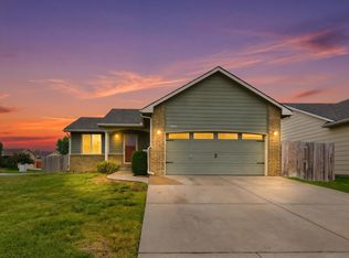 1679 S Lynnrae Ct, Wichita, KS 67207