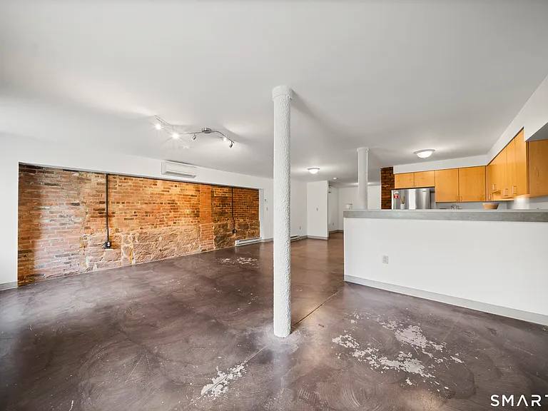 40 Elm St #B — Photo 3
