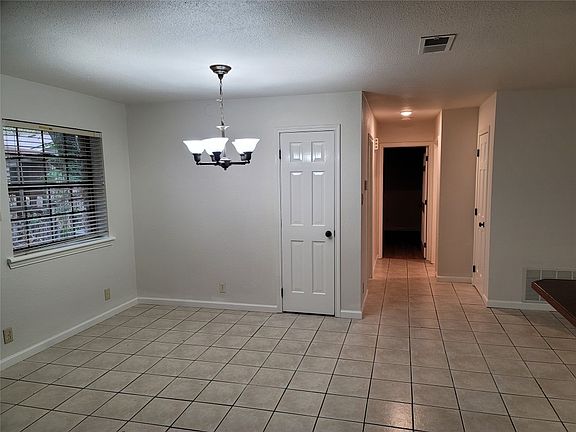 5th image of 306 E Anderson Ave #306