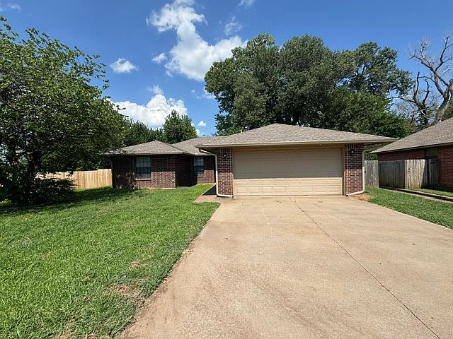 1st image of 204 S Chanda Ln