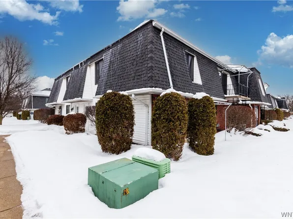 10A Foxberry Dr S, Getzville, NY 14068