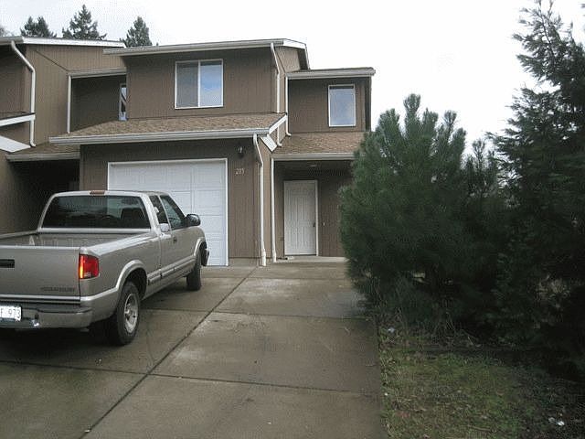215 Cedar Terrace Ct.