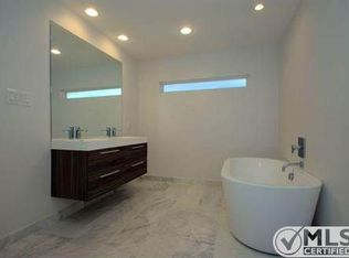 10621 Royal Springs Dr, Dallas, TX 75229