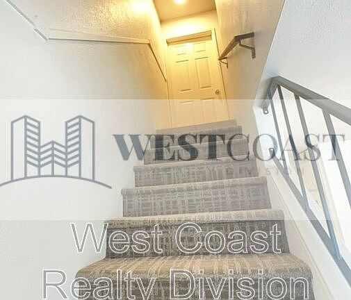 2nd image of 2741 Menlo Ave