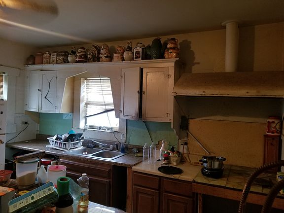 5th image of 442 Berkshire Ave