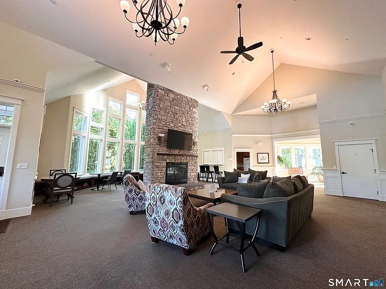 50 Lawrence Ave #50 — Photo 26