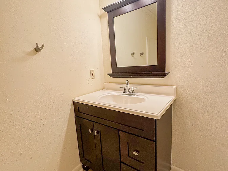 2203 Melanie Dr — Photo 8