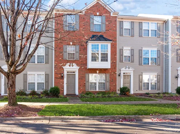 15666 King Louis Ct, Charlotte, NC 28277