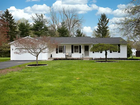 55 Sunset Trl, Fairport, NY 14450