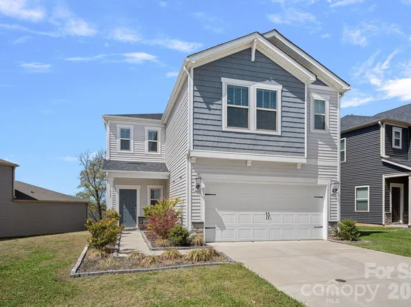 11935 Red Leaf Dr, Charlotte, NC 28215