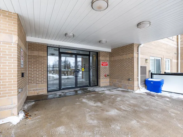 481 Rupert Ave #2205, Whitchurch Stouffville, ON L4A 1Y7