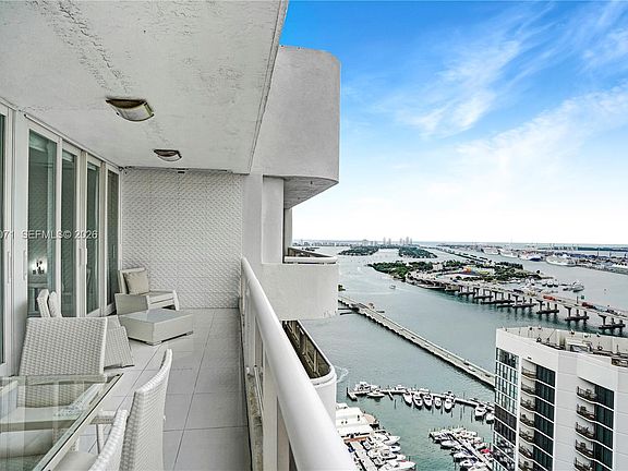 5th image of 1717 N Bayshore Dr #A-4242