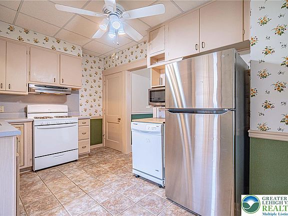 4th image of 2041 W Highland St