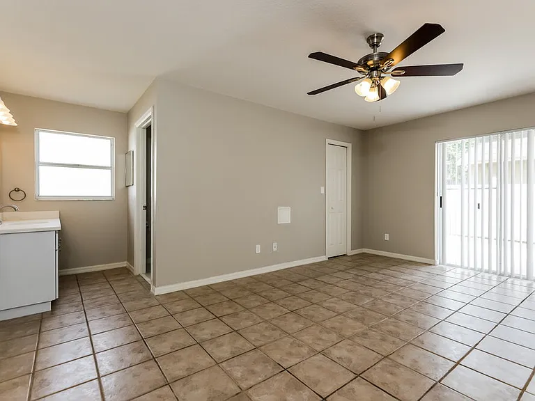 9804 N Connechusett Rd — Photo 10