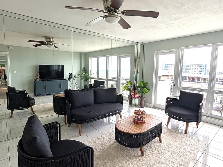 133 N Pompano Beach Blvd #806 — Photo 6