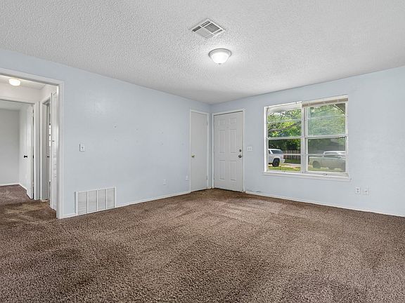 4th image of 3005 SE 51st St