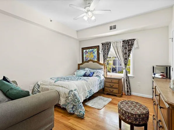 612 12th Street image 17 of 28