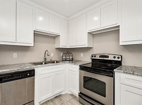 3rd image of 3606 Carroll Cir