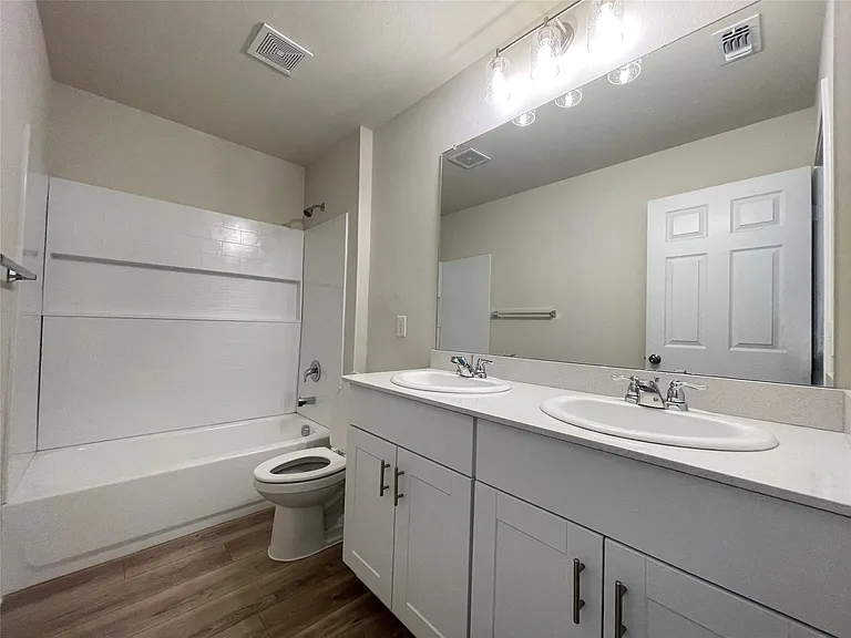 481 Grenada Lake Dr — Photo 21
