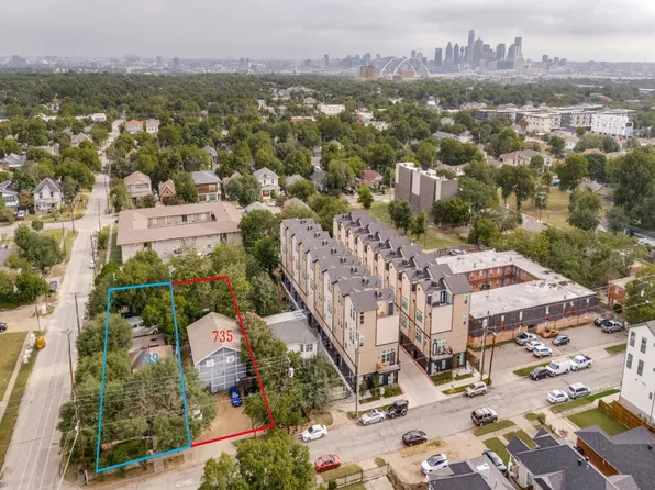 739 W 10th St, Dallas, TX 75208