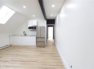 686 Broadway #3R, Pawtucket, RI 02860