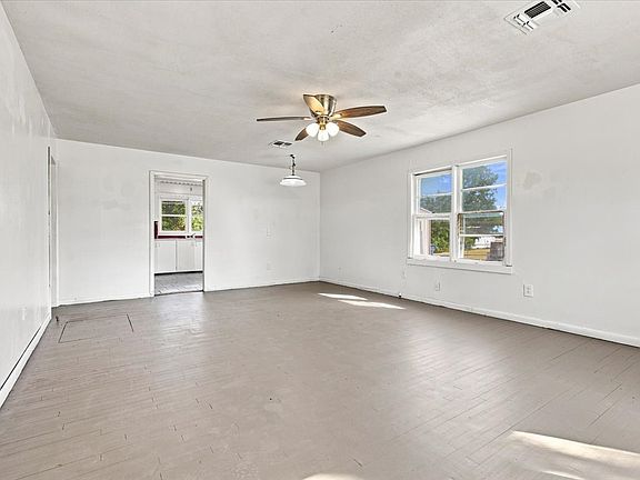 5th image of 300 E Main St