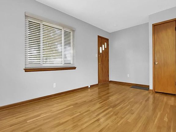 5th image of 4908 Fuller Dr