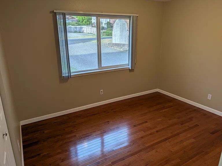 602 Columbia Dr — Photo 9