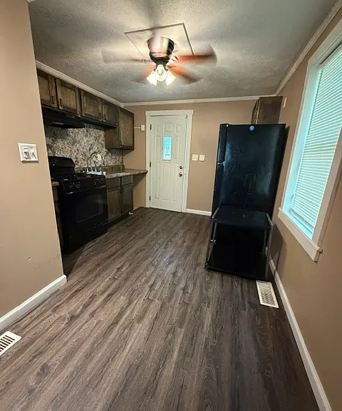 457 Maryland St NE — Photo 2