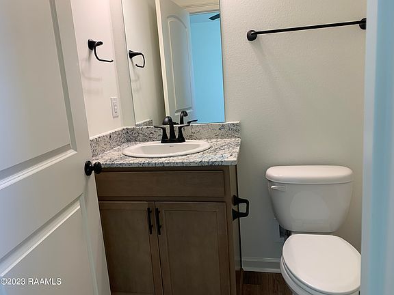 4th image of 102 Hardwicke Ct