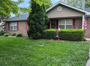 221 Adam Ct, Mascoutah, IL