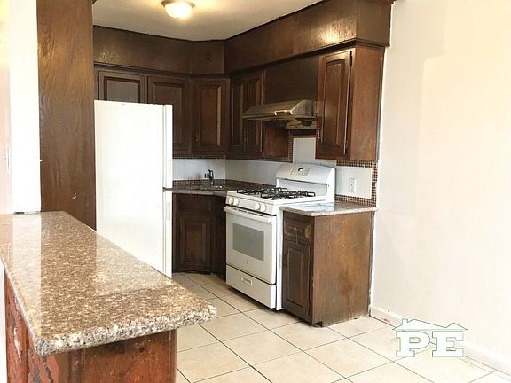 5th image of 1431 E 100th St