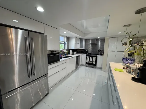 1912 S Ocean Dr APT 2C, Hallandale, FL 33009