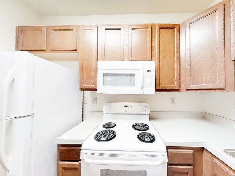Legacy Pointe — Photo 10