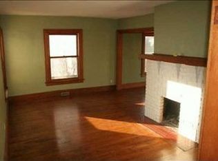 686 45th St, Des Moines, IA 50312