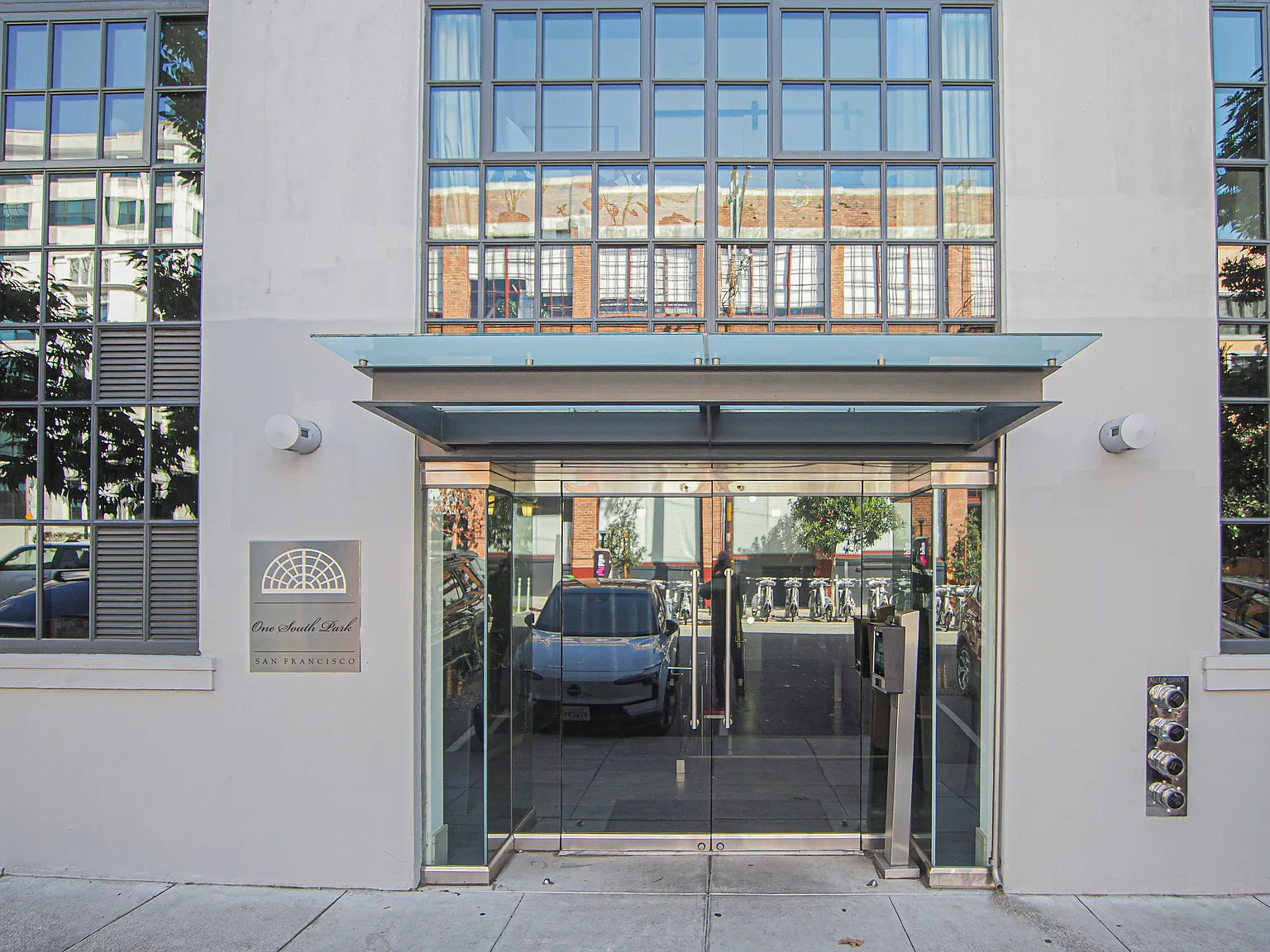 Spacious 2br/2ba condo in South Park — Photo 4