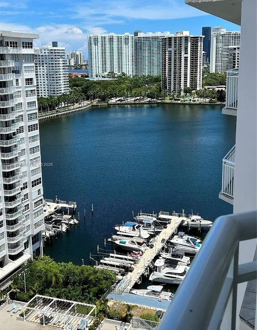 Del Prado Marina — Photo 3