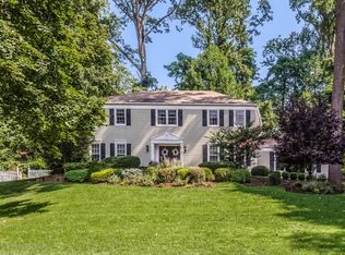 33 Sutton Pl, Middletown, NJ 07748