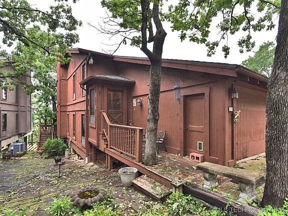 3rd image of 27 Cedar Ln #0