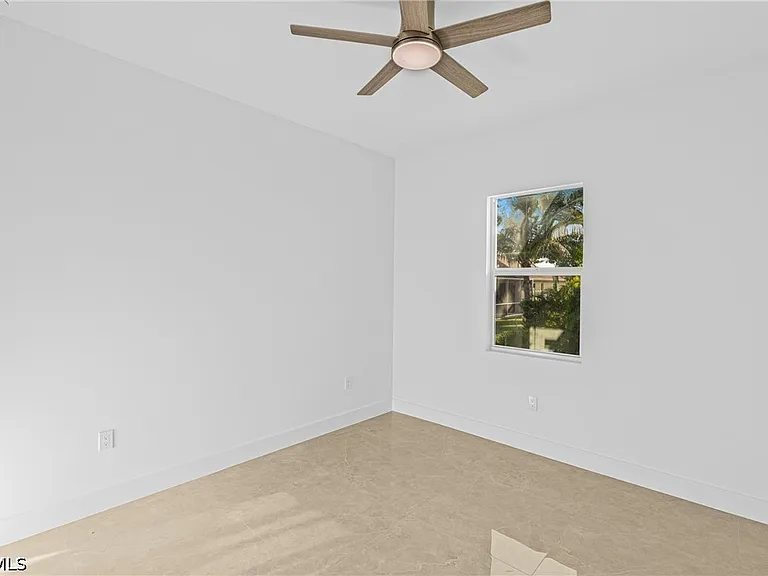 821 NW 37th Pl — Photo 27