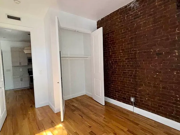 70 Herkimer St #4 — Photo 8