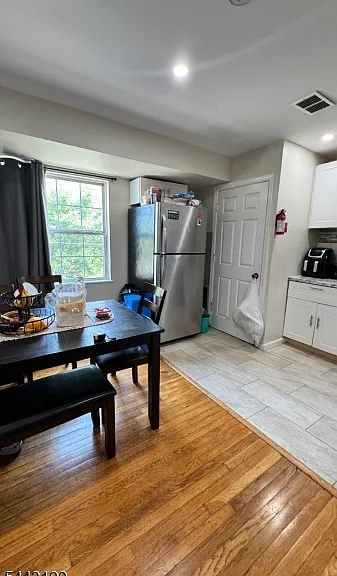 1427 S Wood Ave #4 — Photo 3