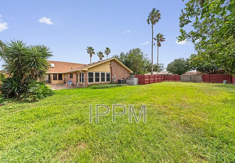 609 Inverary Dr — Photo 26