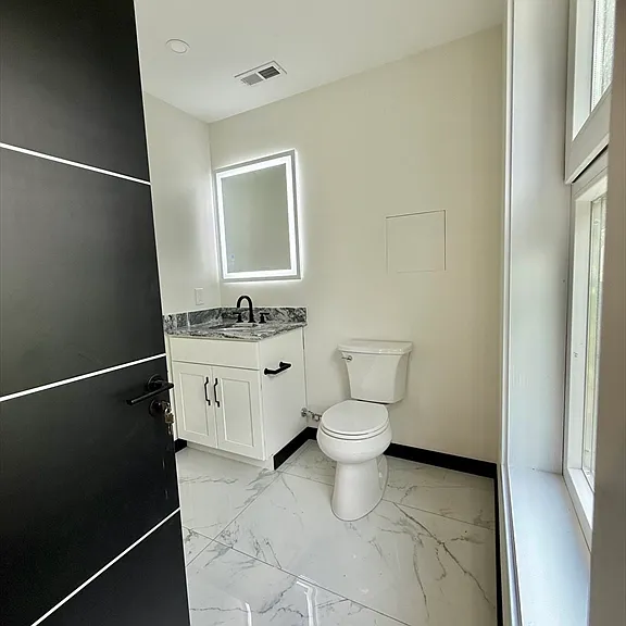 35 Greendale Ave #A — Photo 9
