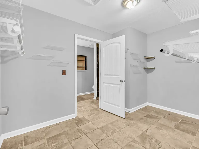 502 Havendale Ct — Photo 18