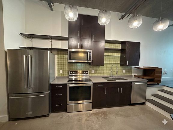 2nd image of 718 Washington Ave N Ste 512