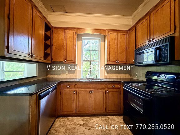 3rd image of 617 Spring St